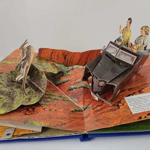 The Royal Family (Princess Diana) Pop-Up Book Patrick Montague Smith - Picture 8 of 9